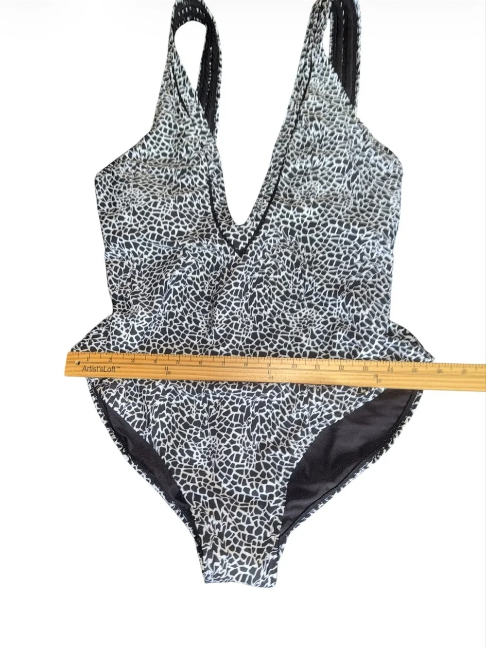 NWT Frederick’s of Hollywood Capri One Piece Swimsuit XL Black White Plunge